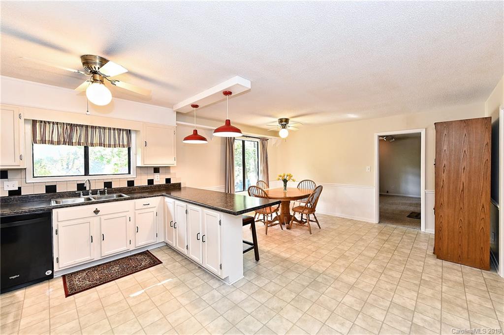 5059 Suwarrow Circle Tega Cay, SC 29708 - Photo 13 of 33 Gallery Image 13
