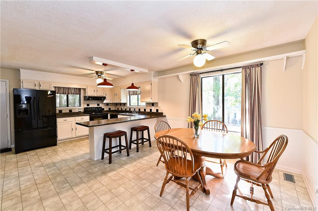 5059 Suwarrow Circle Tega Cay, SC 29708 - Photo 10 of 33 Gallery Image 10