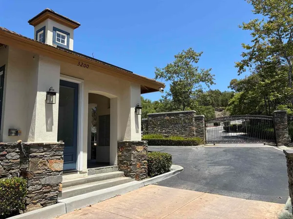 a view of a house with entertaining space