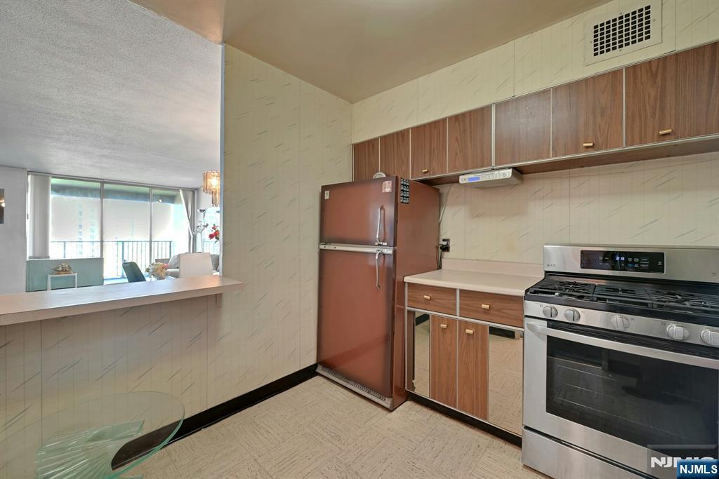 5 Horizon Road, Unit 807 Fort Lee, NJ 07024 - Photo 13 of 25