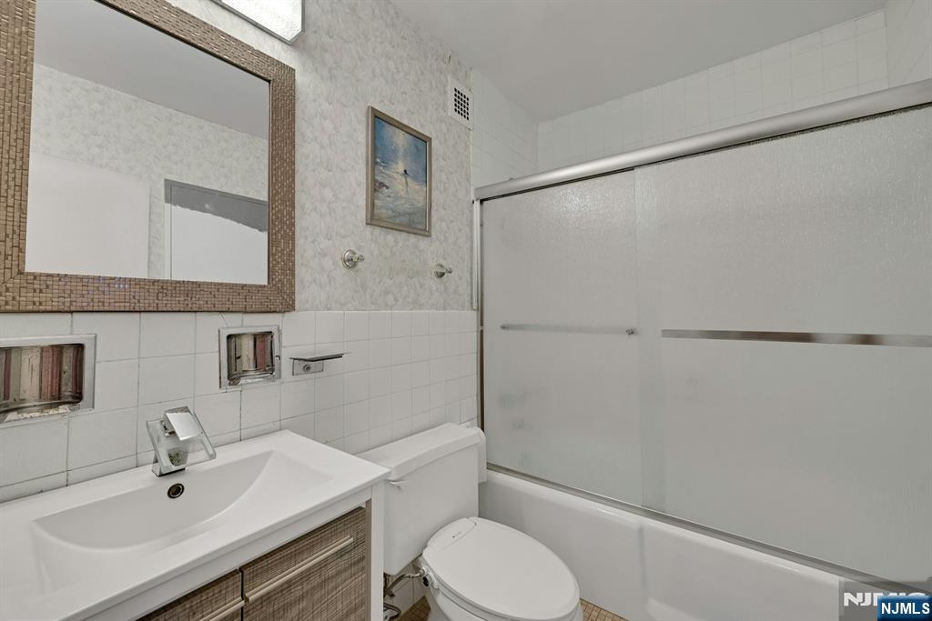 5 Horizon Road, Unit 807 Fort Lee, NJ 07024 - Photo 16 of 25