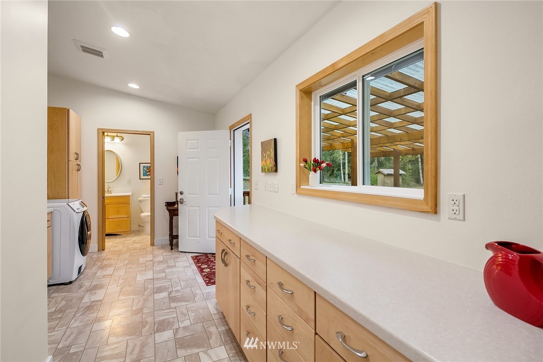 14012 Southwest Reddings Beach Road Vashon, WA 98070 - Photo 15 of 35 Gallery Image 15