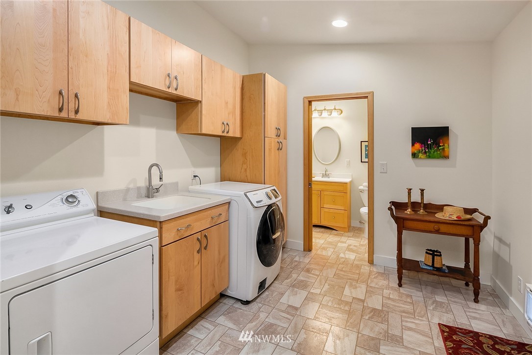 14012 Southwest Reddings Beach Road Vashon, WA 98070 - Photo 16 of 35 Gallery Image 16