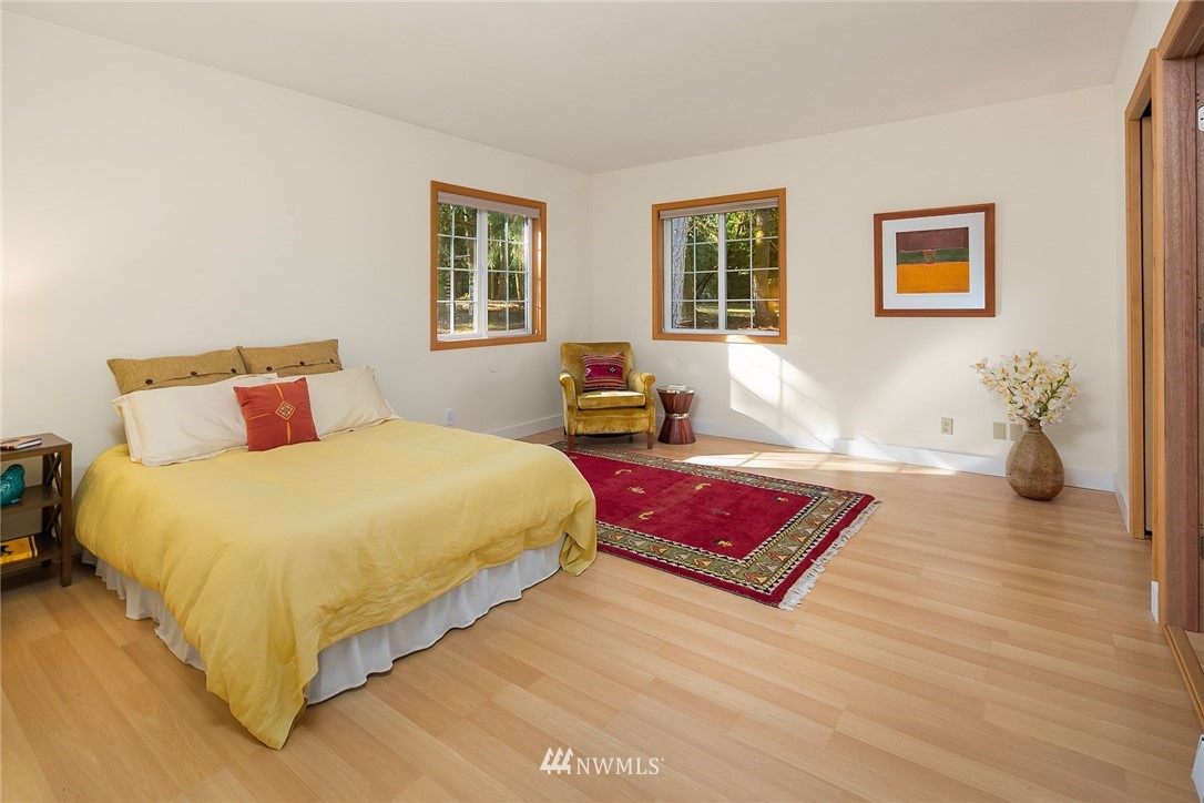 14012 Southwest Reddings Beach Road Vashon, WA 98070 - Photo 17 of 35 Gallery Image 17
