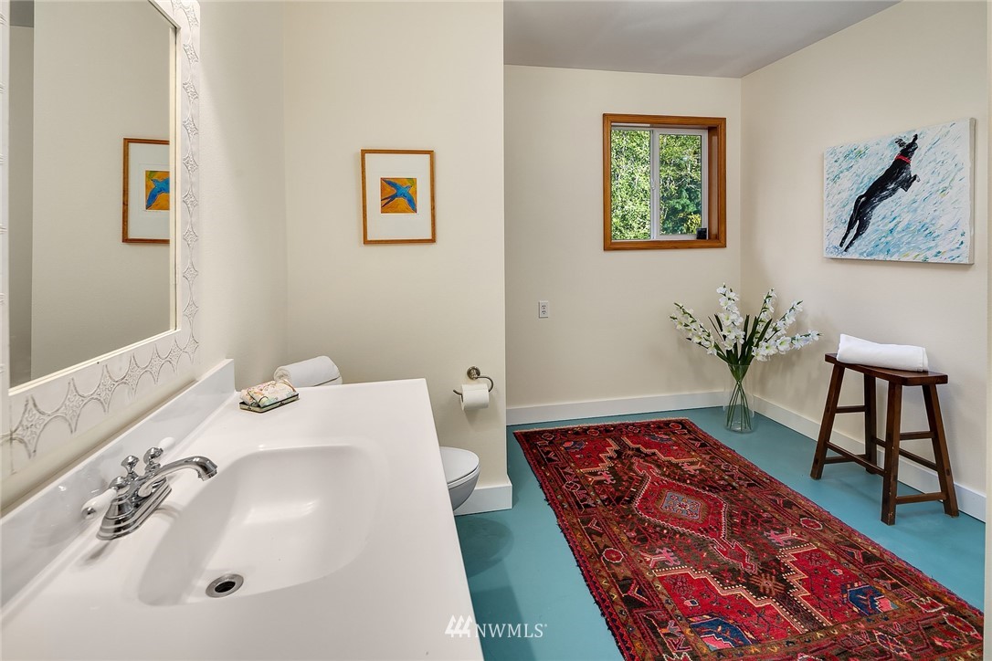14012 Southwest Reddings Beach Road Vashon, WA 98070 - Photo 19 of 35 Gallery Image 19