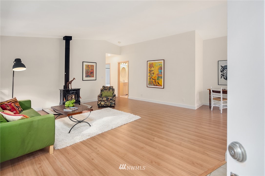 14012 Southwest Reddings Beach Road Vashon, WA 98070 - Photo 5 of 35 Gallery Image 5