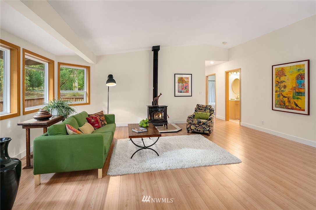 14012 Southwest Reddings Beach Road Vashon, WA 98070 - Photo 6 of 35 Gallery Image 6
