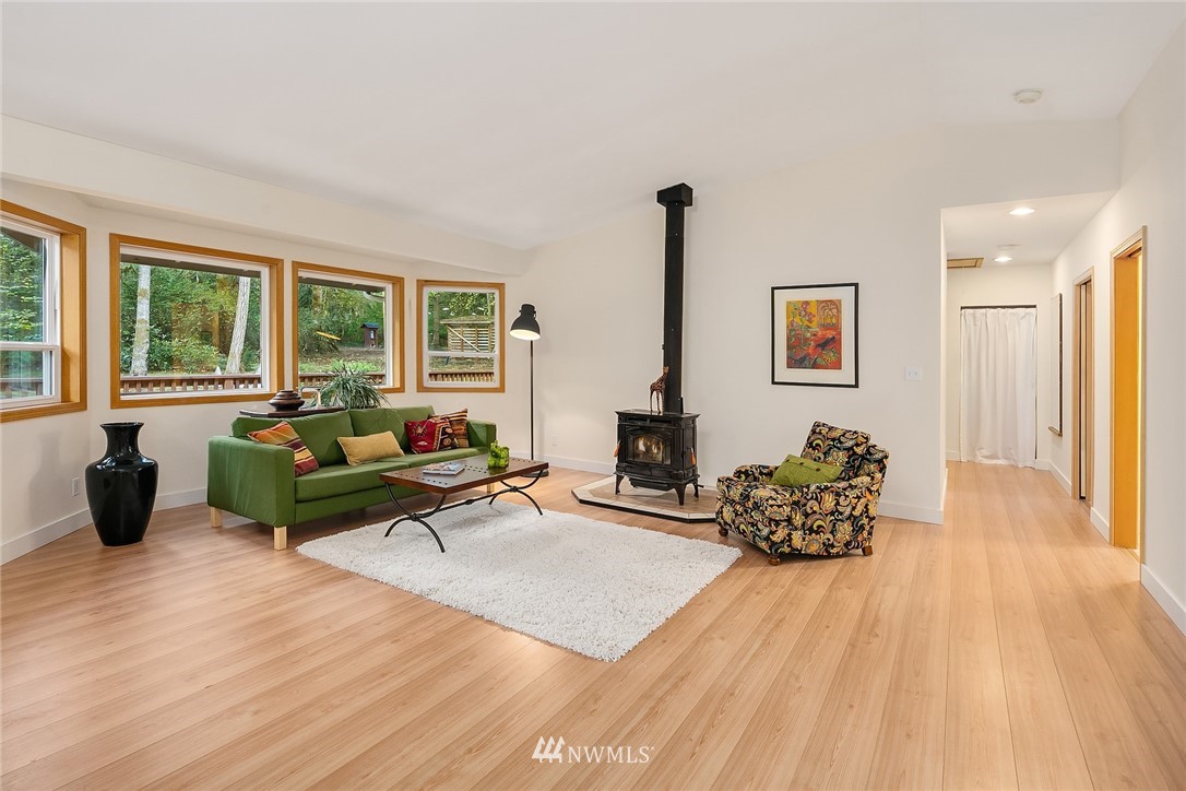 14012 Southwest Reddings Beach Road Vashon, WA 98070 - Photo 7 of 35 Gallery Image 7