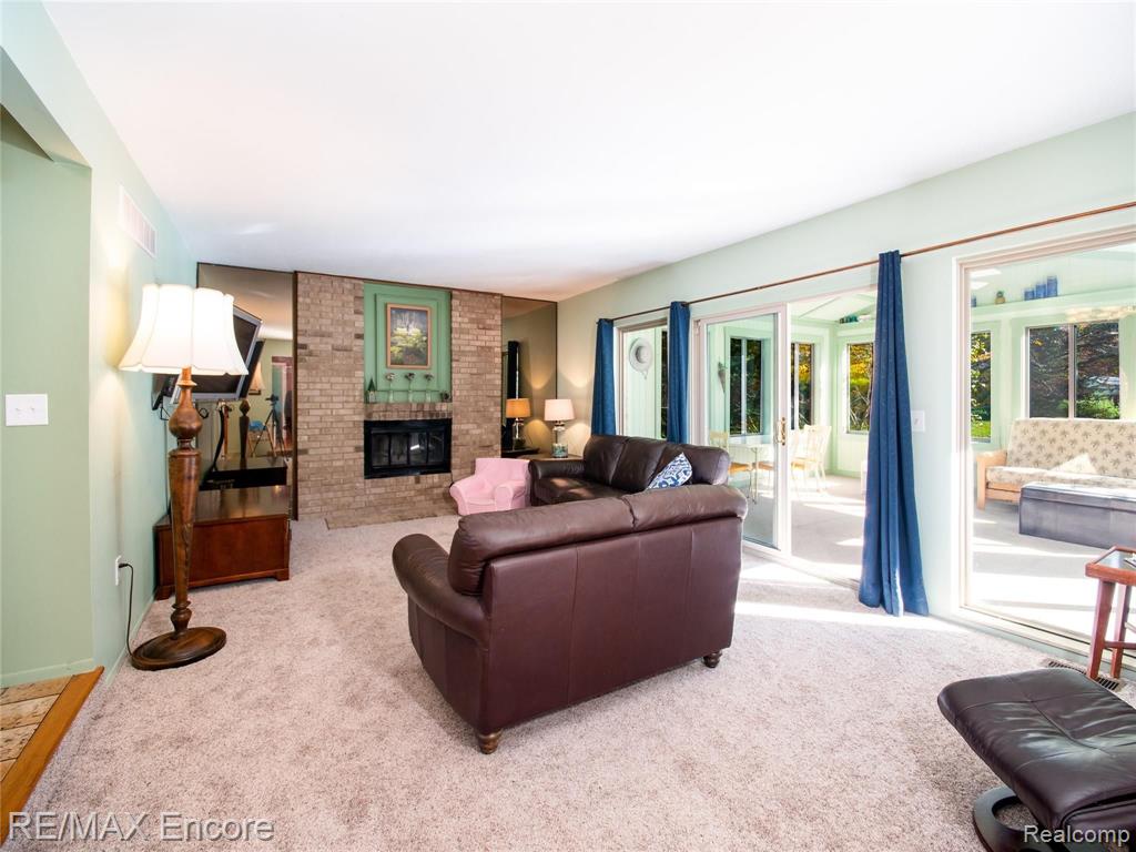 931 Stag Ridge Road Rochester Hills, MI 48309 - Photo 10 of 34