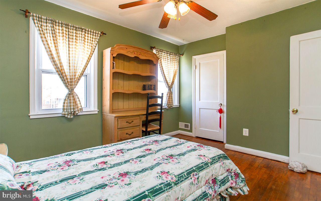 8324 Ridgely Oak Road Parkville, MD 21234 - Photo 16 of 36 Primary Bedroom w Ceiling fan