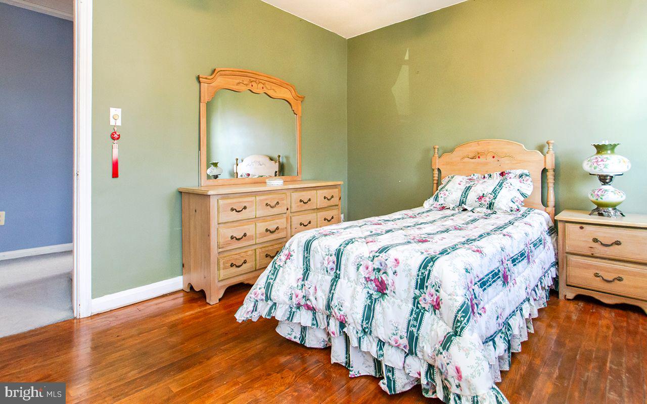 8324 Ridgely Oak Road Parkville, MD 21234 - Photo 17 of 36 Spacious Primary