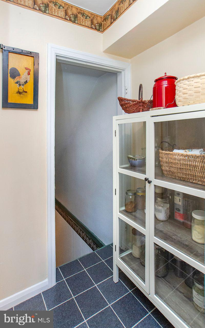 8324 Ridgely Oak Road Parkville, MD 21234 - Photo 25 of 36 Entry to Lower Level