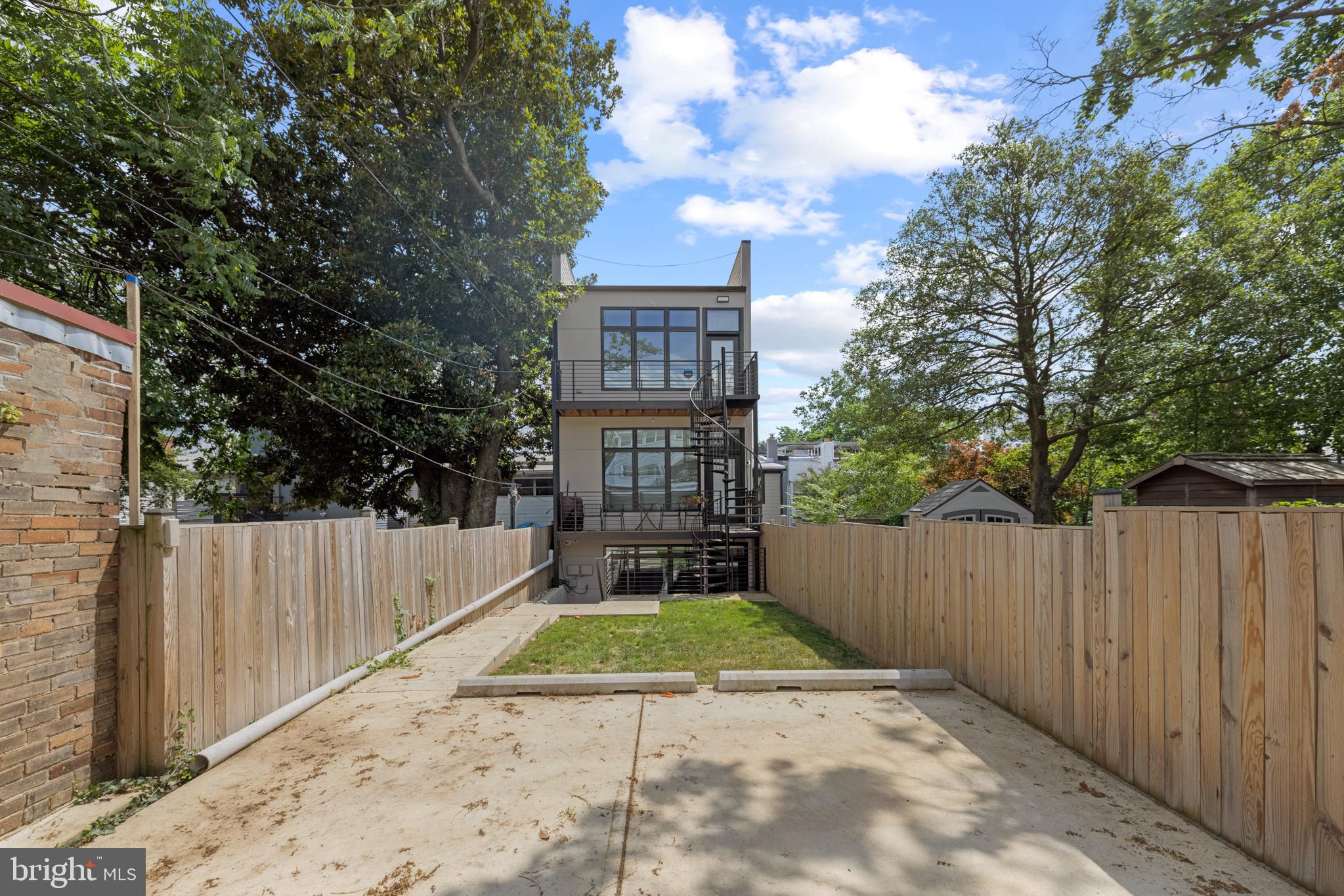 1317 Spring Road Northwest, Unit 1 Washington, DC 20010 - Photo 23 of 26