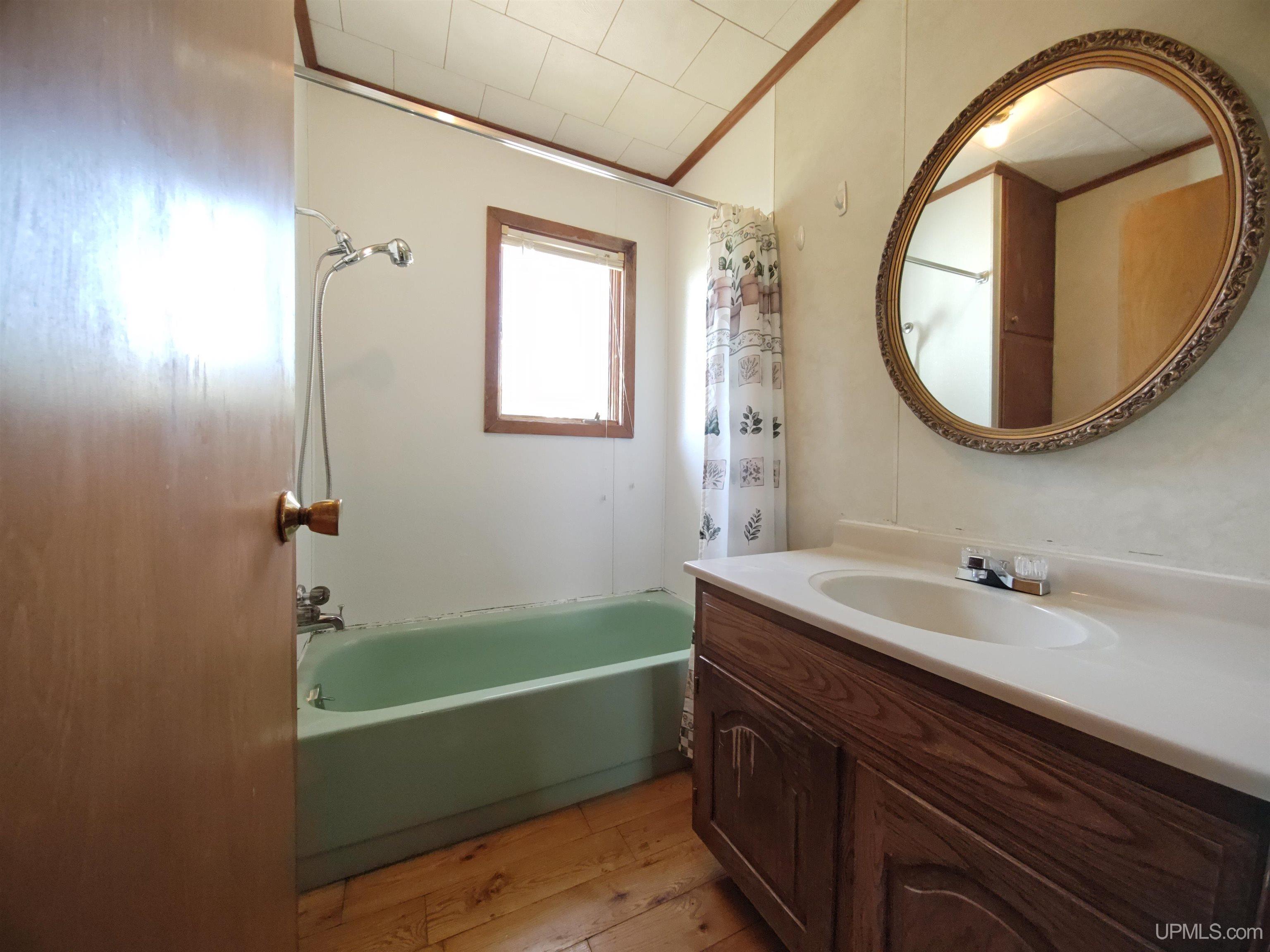 61 4th Street South Range, MI 49963 - Photo 9 of 35