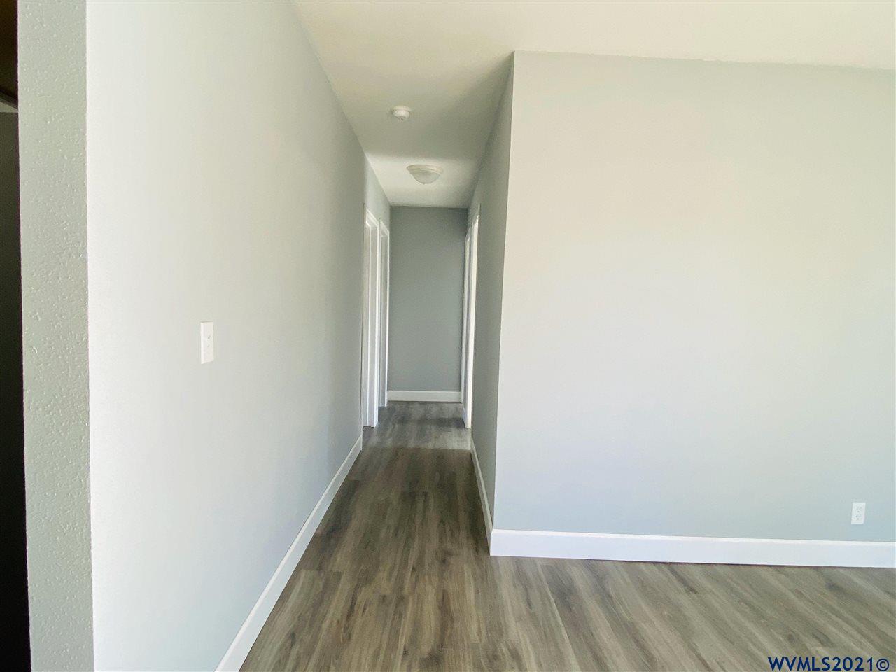 934 20th Avenue Southwest Albany, OR 97321 - Photo 13 of 26