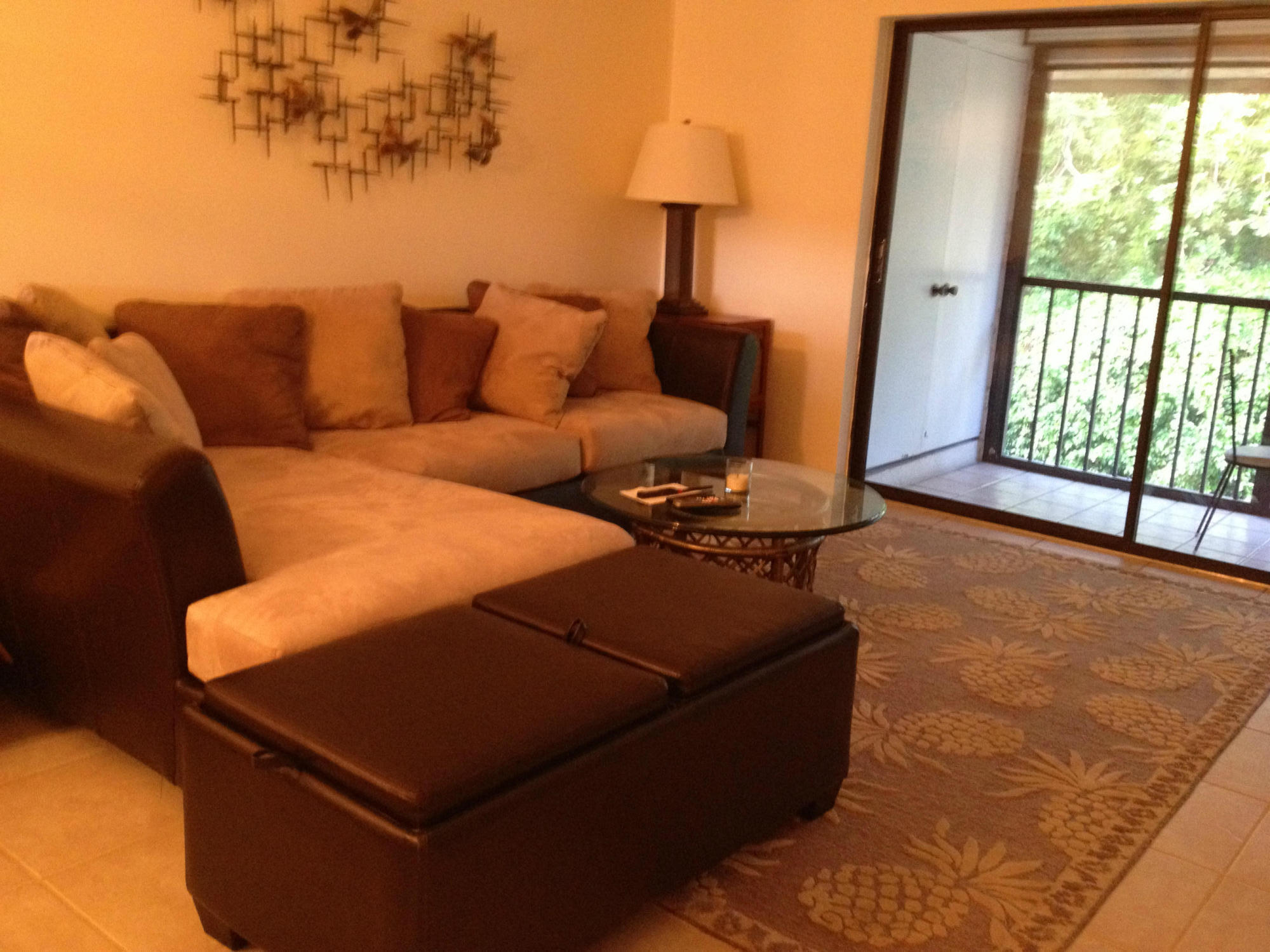 5151 West Club Circle, Unit 202 Boca Raton, FL 33487 - Photo 2 of 8 LIVING ROOM