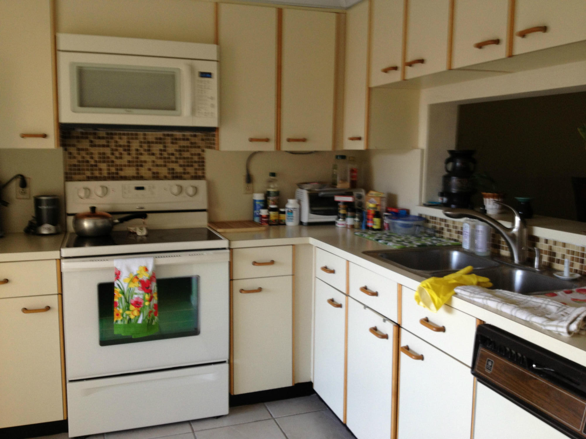 5151 West Club Circle, Unit 202 Boca Raton, FL 33487 - Photo 3 of 8 KITCHEN