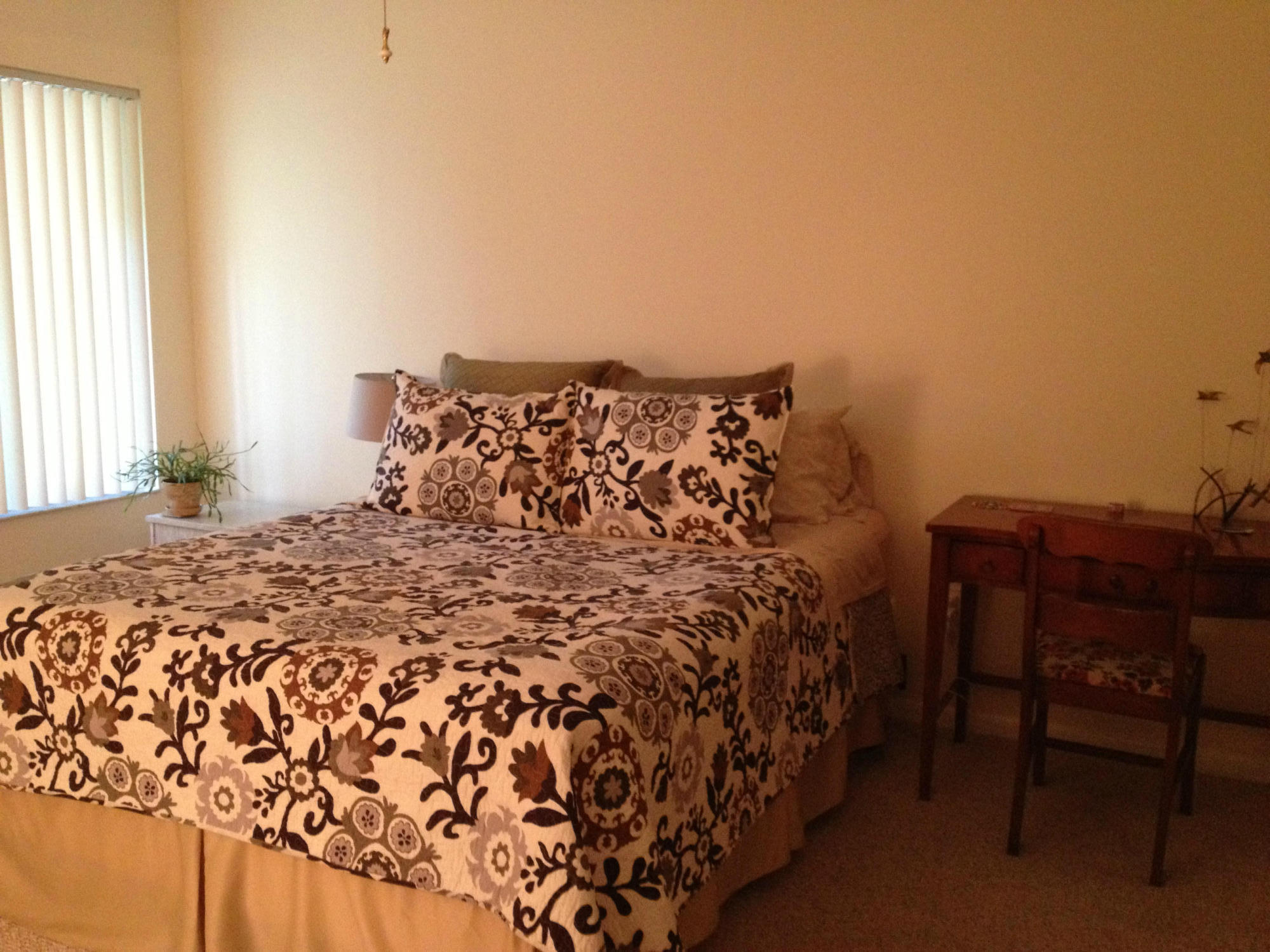 5151 West Club Circle, Unit 202 Boca Raton, FL 33487 - Photo 5 of 8 MASTER BEDROOM