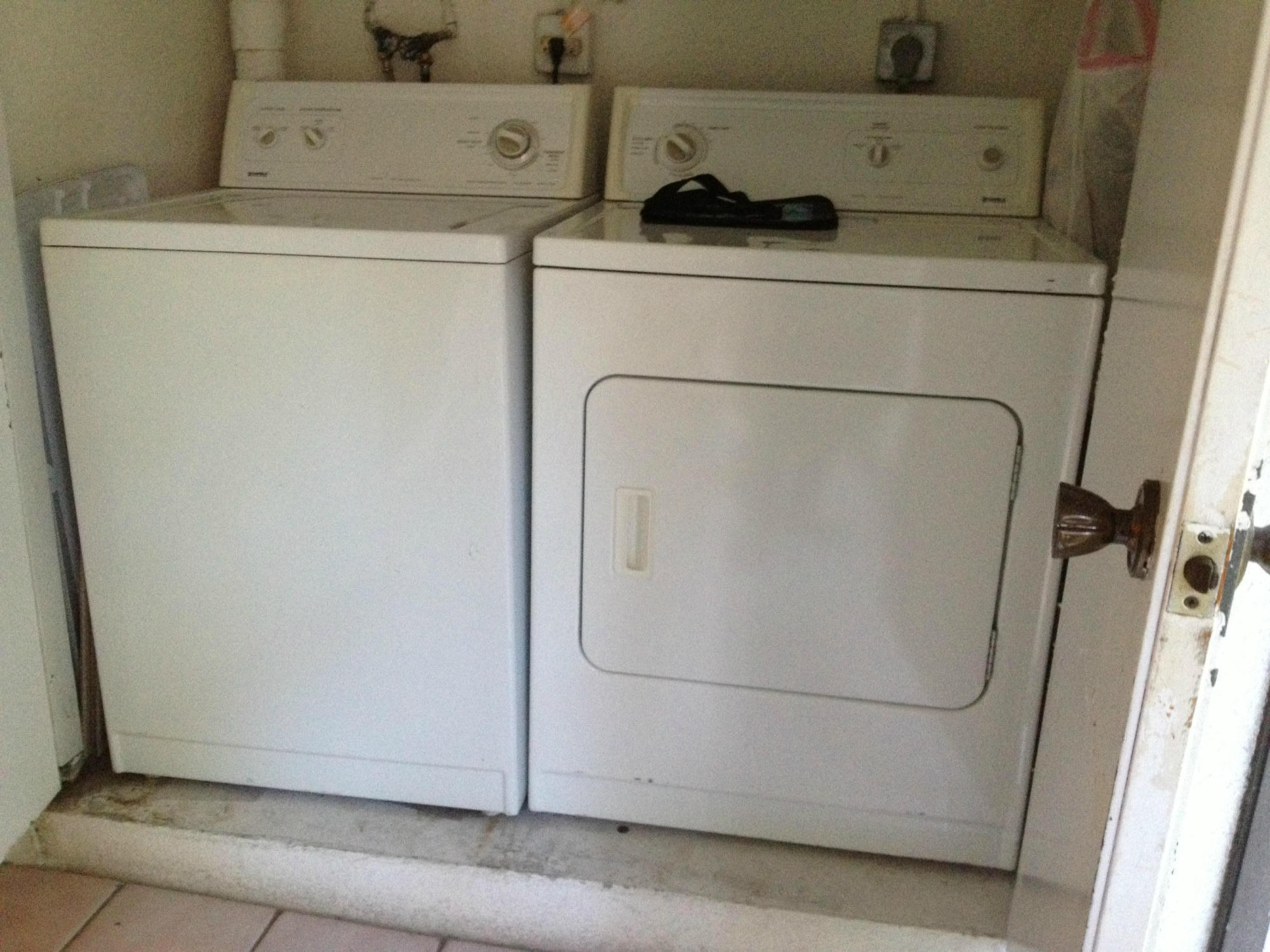5151 West Club Circle, Unit 202 Boca Raton, FL 33487 - Photo 7 of 8 LAUNDRY