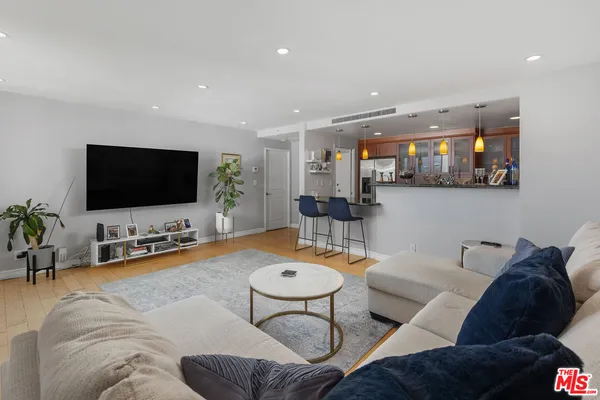 $4,000 | 2170 Century Park East, Unit 2003, Los Angeles, CA 90067