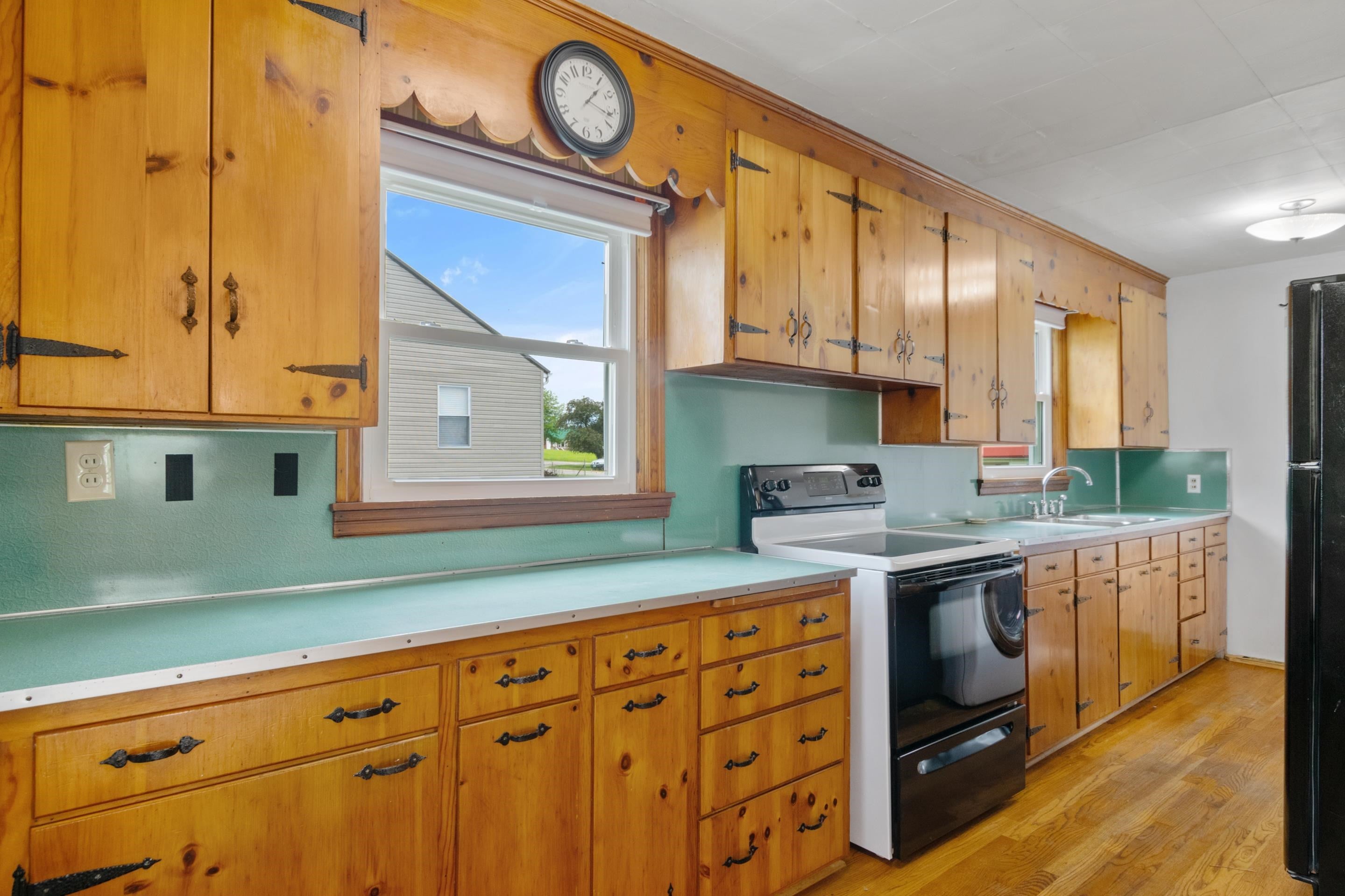 7520 Ridge Road Radford, VA 24141 - Photo 15 of 22 Gallery Image 15