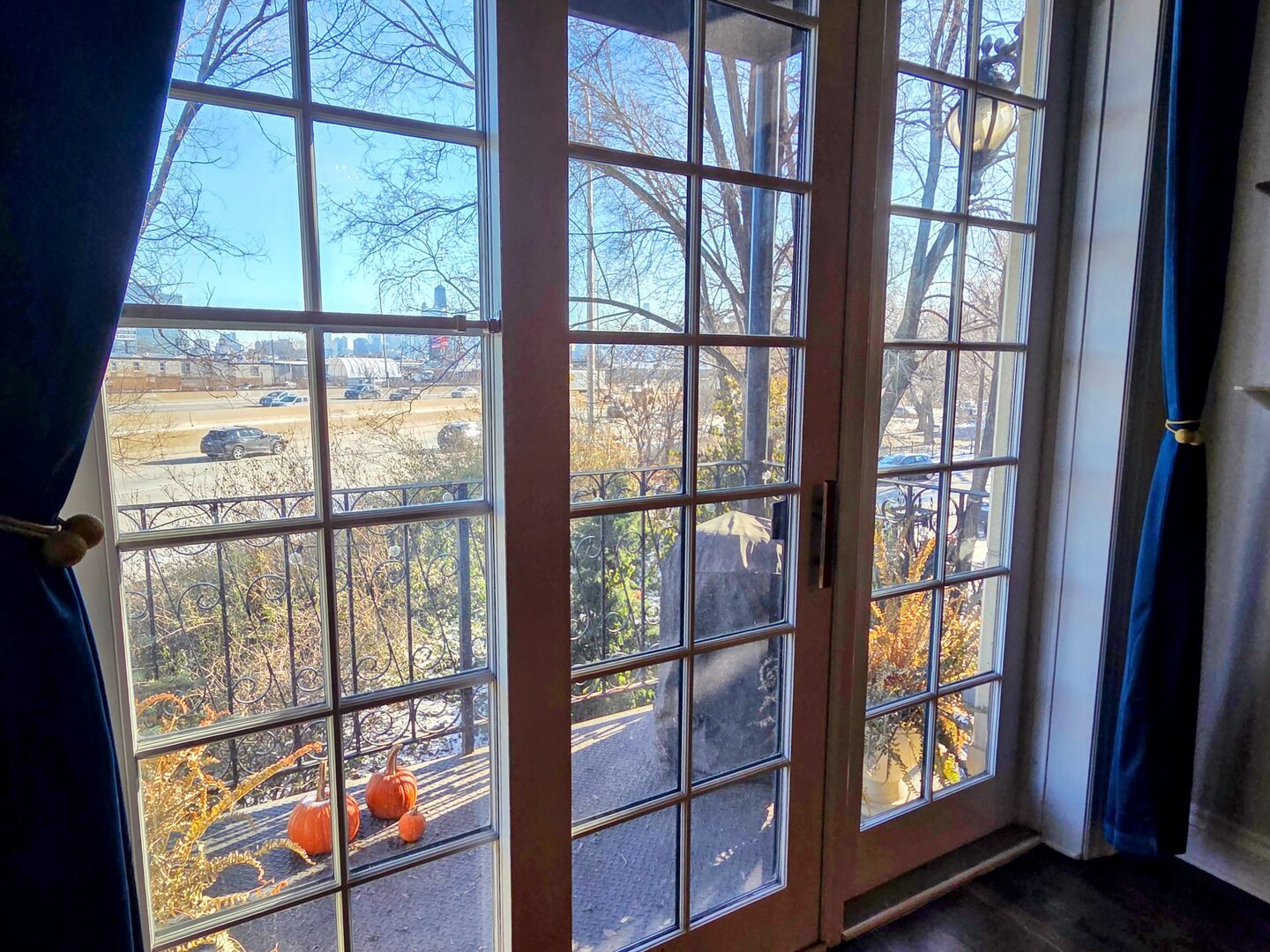 1422 North Noble Street, Unit 2S Chicago, IL 60642 - Photo 4 of 15 a view of a interior of the house