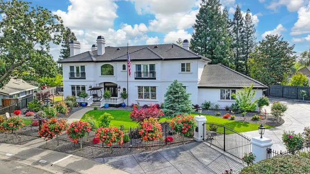 $2,245,000 | 2722 Latham Drive, Sacramento, CA 95864