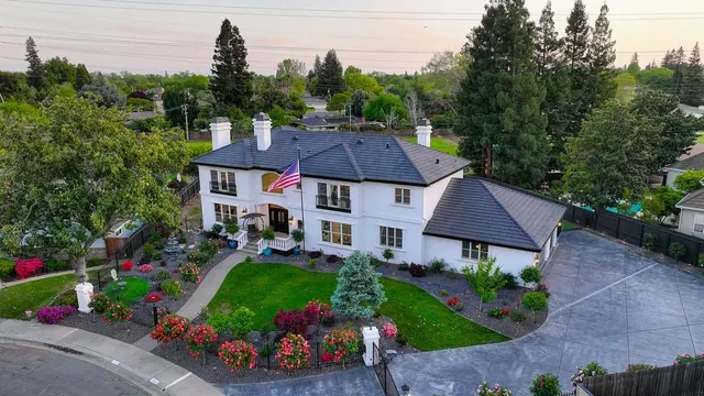 $2,245,000 | 2722 Latham Drive, Sacramento, CA 95864