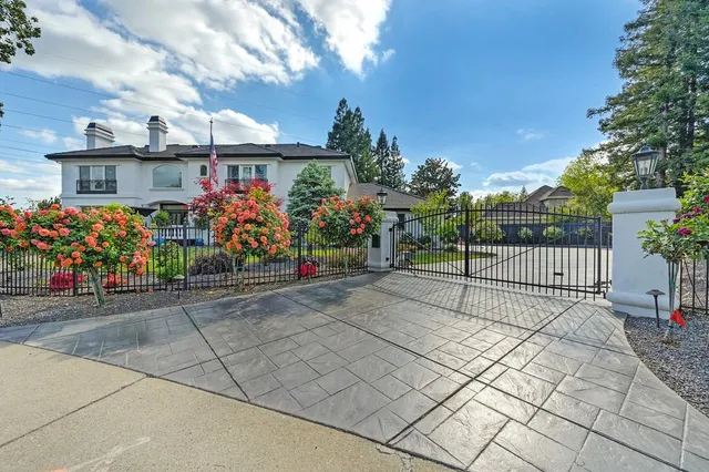 $2,245,000 | 2722 Latham Drive, Sacramento, CA 95864