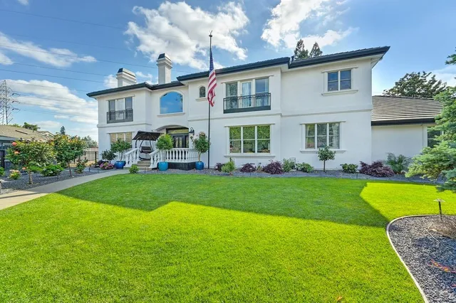 $2,245,000 | 2722 Latham Drive, Sacramento, CA 95864