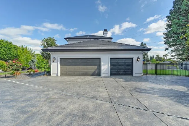 $2,245,000 | 2722 Latham Drive, Sacramento, CA 95864