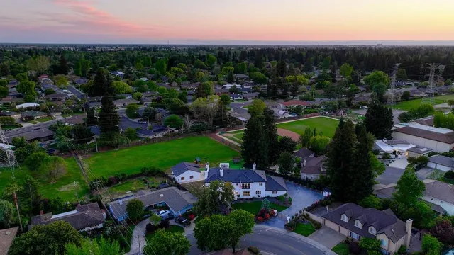$2,245,000 | 2722 Latham Drive, Sacramento, CA 95864