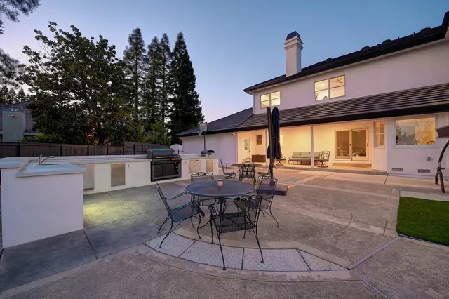 $2,245,000 | 2722 Latham Drive, Sacramento, CA 95864