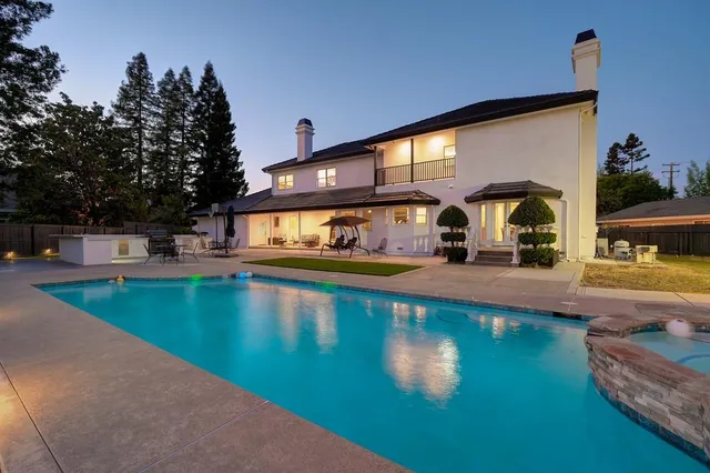 $2,245,000 | 2722 Latham Drive, Sacramento, CA 95864