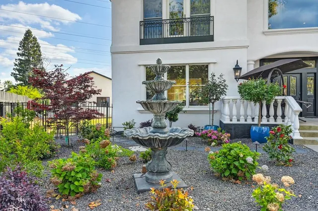 $2,245,000 | 2722 Latham Drive, Sacramento, CA 95864