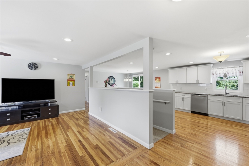 86 Scarsdale Road Springfield, MA 01129 - Photo 12 of 40