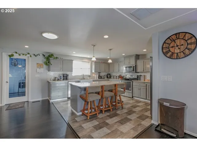 $540,000 | 6708 14th Avenue Northeast, Keizer, OR 97303