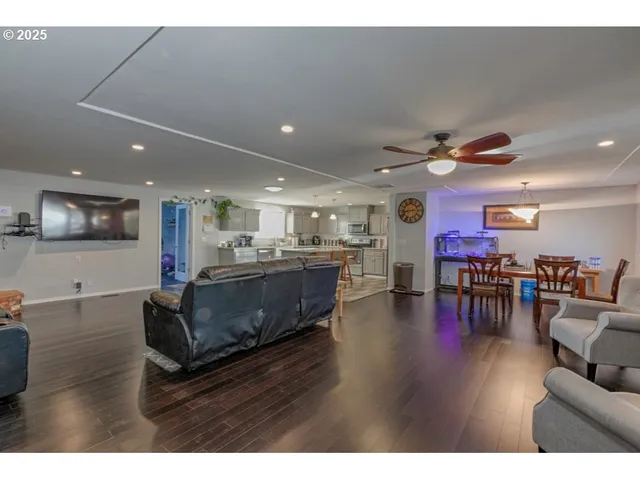 $540,000 | 6708 14th Avenue Northeast, Keizer, OR 97303