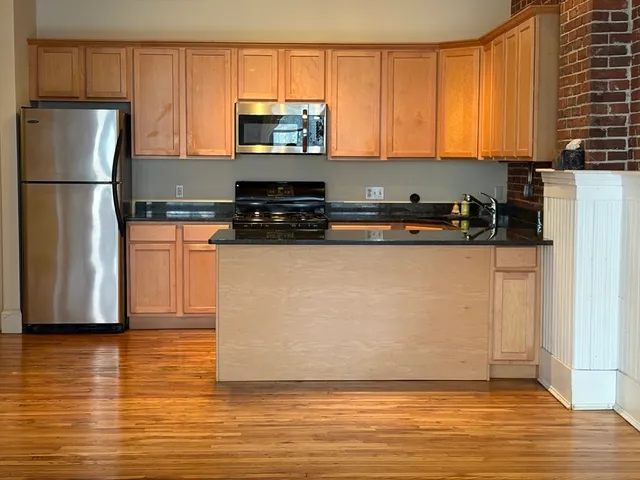 $1,900 | 61 Market Street, Unit 3C, Lowell, MA 01852