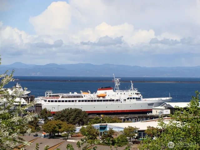 $1,000 | 222 North Lincoln Street, Unit 107, Port Angeles, WA 98362