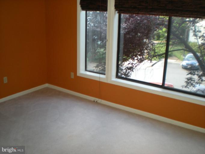 2287 Hunter's Run Drive, Unit 2287 Reston, VA 20191 - Photo 14 of 22 Bedroom (Master)