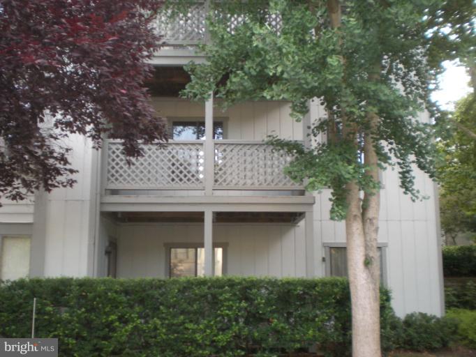 2287 Hunter's Run Drive, Unit 2287 Reston, VA 20191 - Photo 6 of 22 Exterior (Rear)