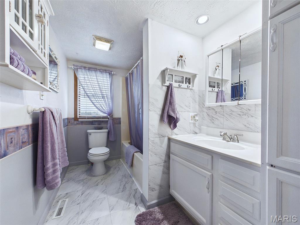 13271 St Rose Road Highland, IL 62249 - Photo 27 of 43 Gallery Image 27