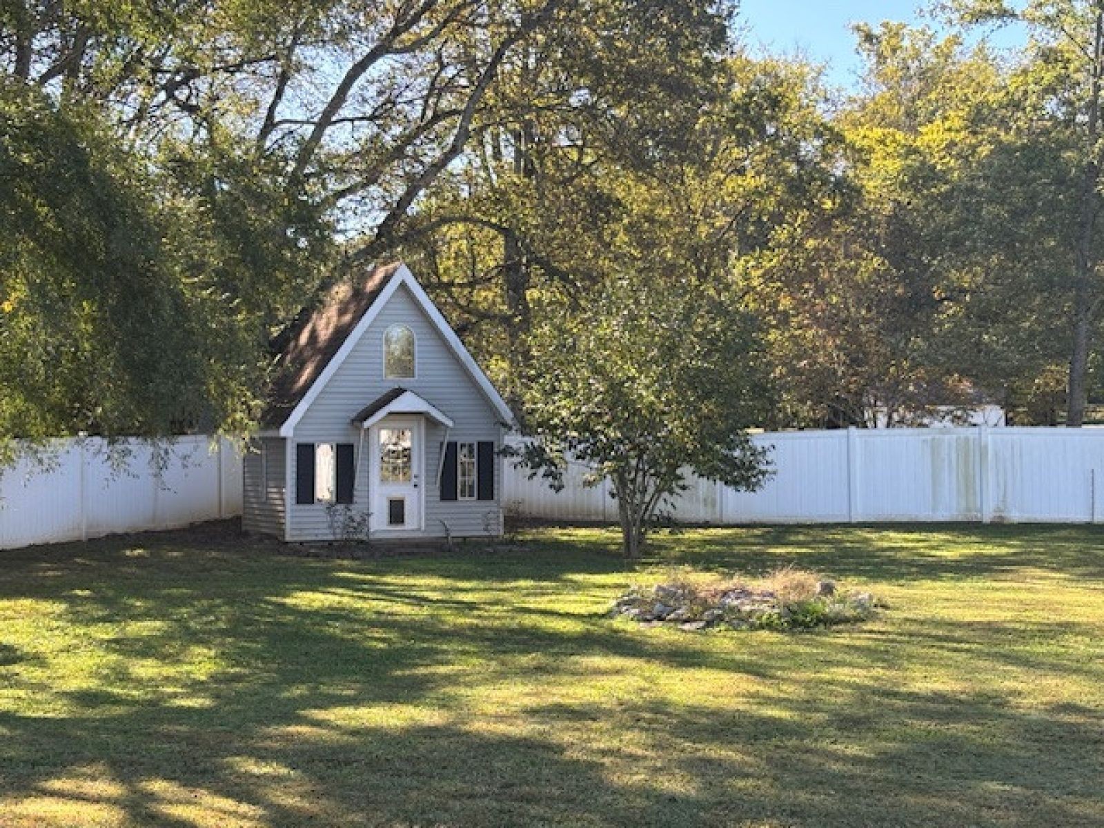 1123 Bramble Trail Murfreesboro, TN 37129 - Photo 3 of 10 a view of a large pool with a house in the background