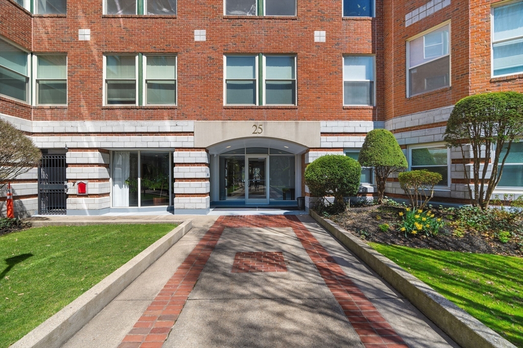 25 Marion Street, Unit 46 Brookline, MA 02446 - Photo 28 of 30