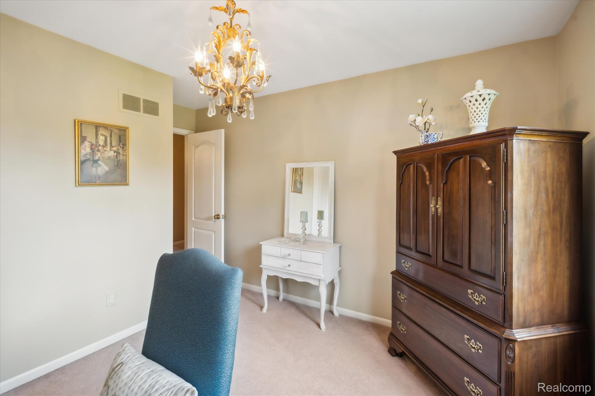 56764 Jewell Road Utica, MI 48315 - Photo 35 of 54 37-56764-Jewell-Rd-Shelby-Township-MI-48315-WindowStill-63.jpg