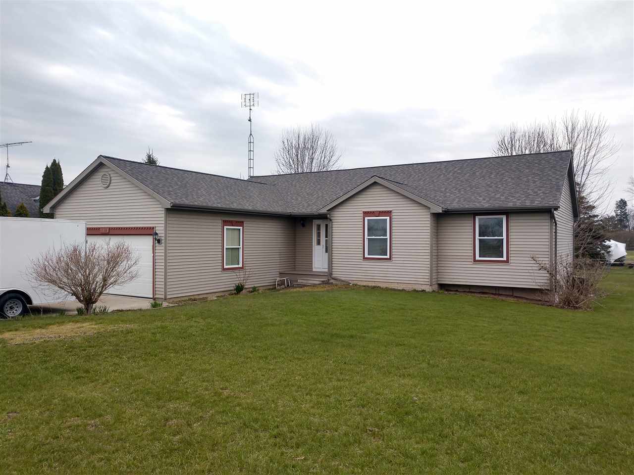 2503 West Ray Road Fenton, MI 48430 - Photo 1 of 18 50009934.JPG