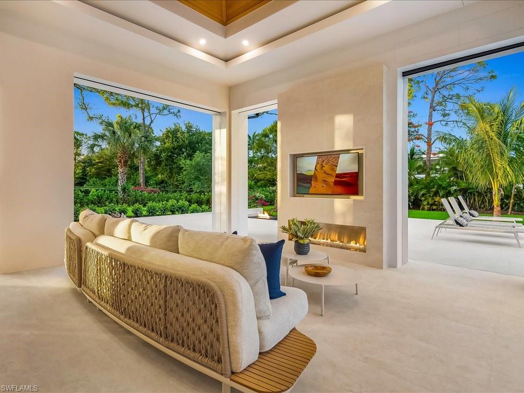 500 Ridge Drive Naples, FL 34108 - Photo 4 of 50 Gallery Image 4