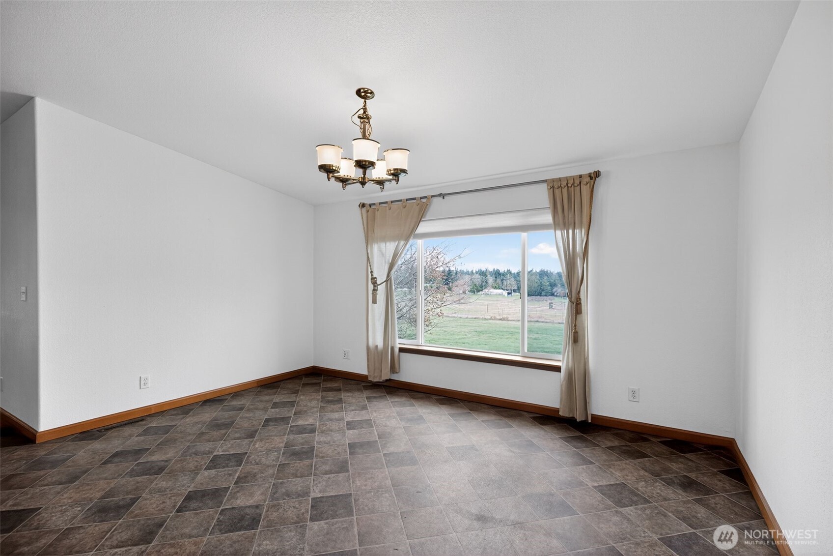 402 Parrish Road Sequim, WA 98382 - Photo 6 of 40