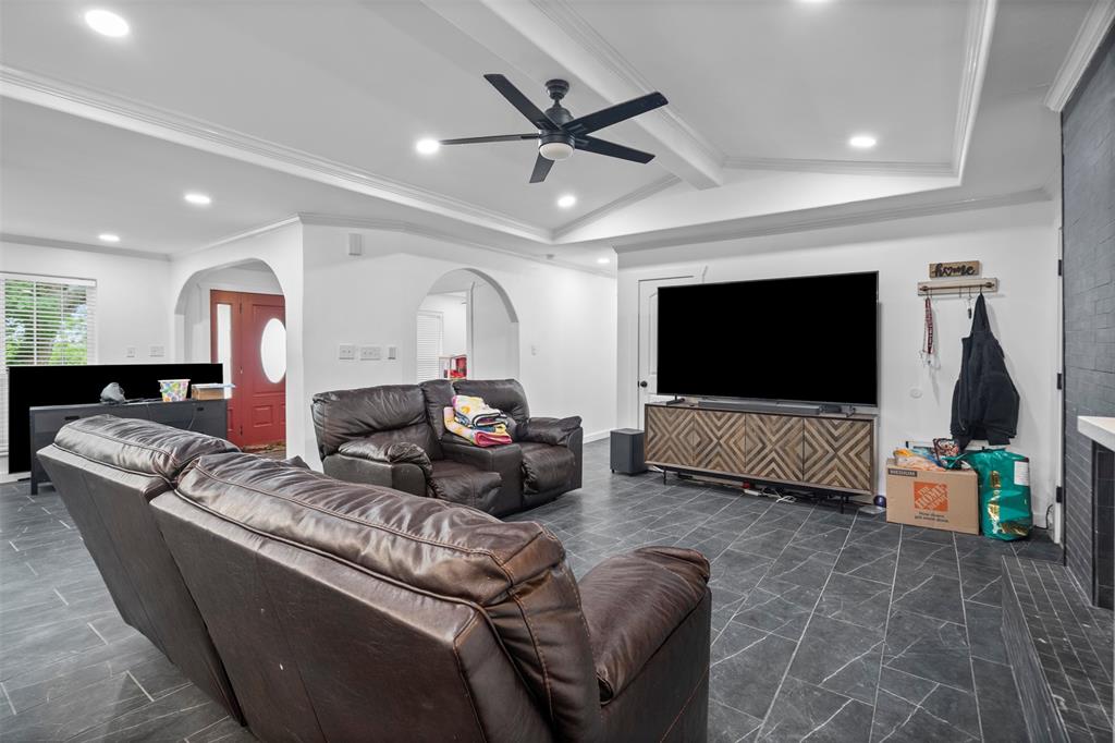 1112 West Pleasant Run Road, Unit D DeSoto, TX 75115 - Photo 12 of 35